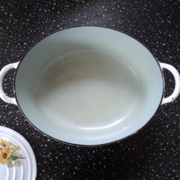 vintage cast iron casserole~ Belgium ~large size - Picture 3 of 8